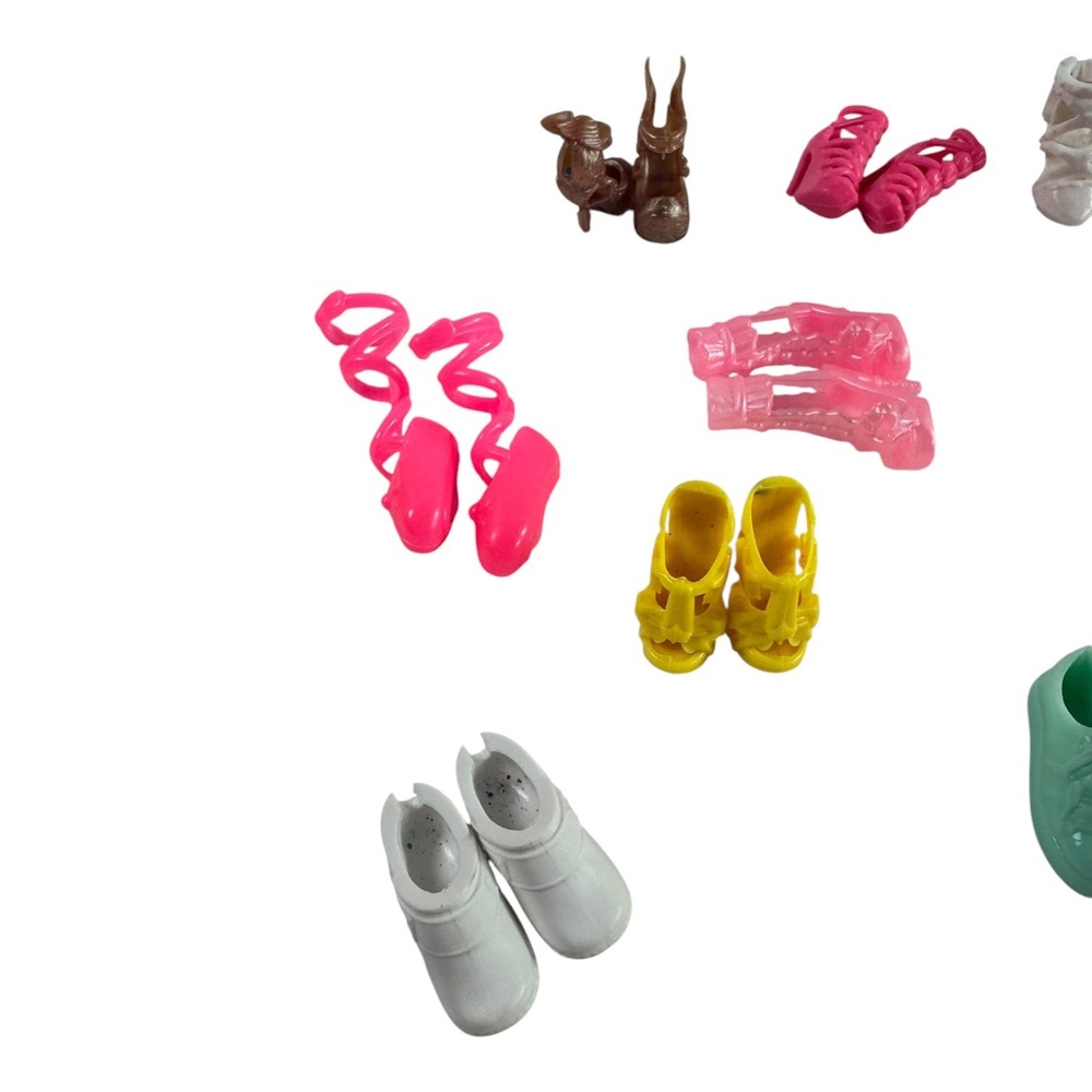 Mixed Lot 18 Pairs Fashion Doll Shoes Sneaker Sandals Heels Multi Color Assorted - Picture 2 of 6